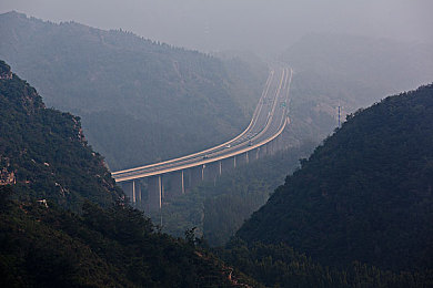 冯珊珊的户外挑战视频大全：勇攀高峰，冯珊珊极限探险之旅