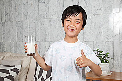 电梯梅开二度电梯门老人：都市电梯里的温情瞬间：梅开二度见证人间大爱-4