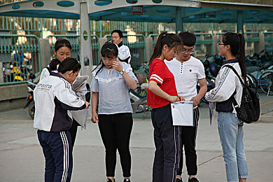 18大禁黄软件：“全力净化网络空间，18大行动打击低俗，守护青少年健康成长”-1