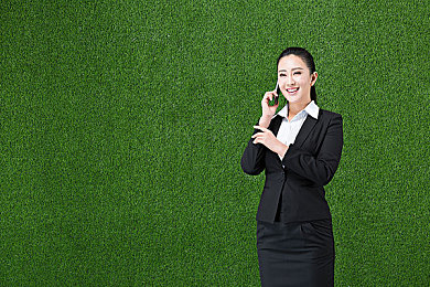 朗诵男生引入还是女生引入好：游戏配音艺术：男声与女声的声韵魅力，塑造角色情感共鸣-5