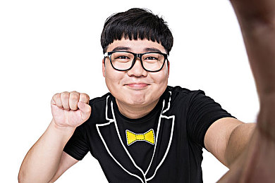 李妍曦的胸被揉来揉去：情感交织，互动盛宴：探索游戏新境界-1