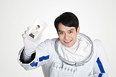 流氓软件视频app：揭秘潜藏隐患，守护手机生活：揭秘数字化时代视频app的暗流涌动