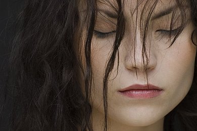 河南闹伴娘最严重的闹伴娘：“河南闹伴娘事件引发社会热议：传统习俗与现代道德的碰撞与反思”