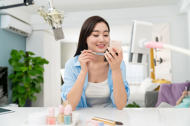 黄色软件大全oppo破解版：破解版手机应用藏隐患，网络监管亟待加强引发热议