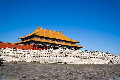 糟老头至尊版高风险软件下载：揭秘“娱乐陷阱”：至尊版软件潜藏恶意代码，隐私安全谁来守护？