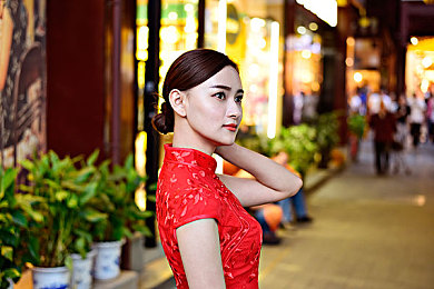 а√最新版天堂中文在线：奇幻世界再现，经典传奇续篇，畅游а√新天堂-1
