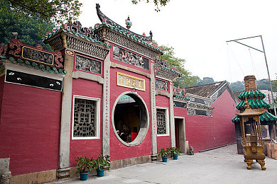 重口猎奇91黑料网：网络猎奇边界探秘：揭秘91黑料网背后的猎奇文化之谜