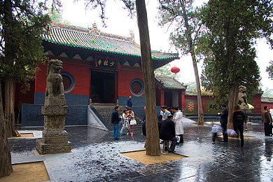 精品国产99：国产传奇绽放：探寻90年代经典游戏的璀璨轨迹