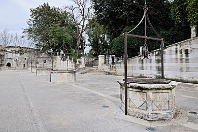 老师哭着说不能再深了：心酸教学路，共筑教育梦——揭秘教育一线压力与反思-2