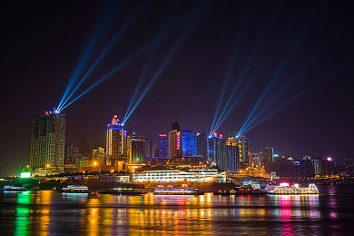 三上悠亚最好看的丝袜作品：时尚丝袜冒险之旅：探索游戏中的时尚魅力，打造个性角色搭配攻略-2