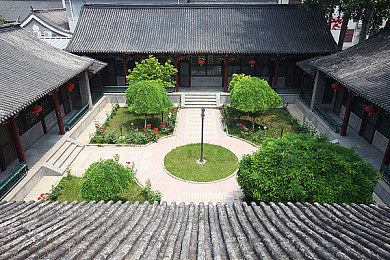口交动态图：争议禁地，道德守护者：网络动态图警示之旅-2