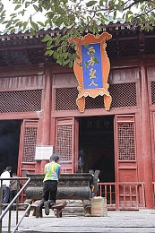 花季传媒一天看三次免费：“传媒新风尚，花季用户心悦诚服，福利政策引关注”-3