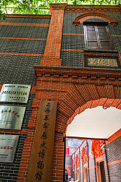 三上悠亚作品番号及封面：揭秘女神蜕变：三上悠亚作品番号封面进化史，探寻光影之美