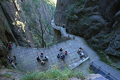 色情网下载：都市冒险侦探之旅：揭开《色情网下载》神秘游戏世界之谜-3