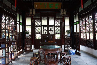 后进圆润大屁股：魅力曲线，游戏新风尚：揭秘独特角色设计之美-3