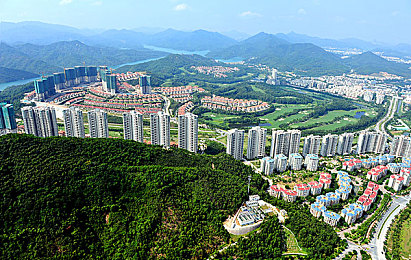 脱了秘书内裤猛烈进入：职场风波：隐私守护战，正义之战-2