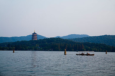 在公交车上弄到高C了怎么办：公交奇遇：智慧应对，优雅化解尴尬-2