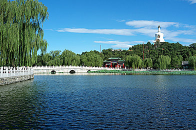色游戏黄：揭秘游戏迷雾：守护青春，共筑绿色游戏空间-2
