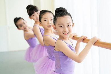 仙女jiojio帮你打手：仙域秘境，指尖舞动：揭秘手游《梦幻仙域》轻松畅玩新篇章-2