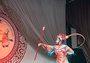 男生和男生插鸡网：奇幻冒险新体验：探索插鸡大陆，勇闯神秘宝藏之旅-2