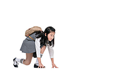 动漫手伸进内衣摸揉美女：“动漫迷越界行为引发争议，公共场合规范亟待加强”-2