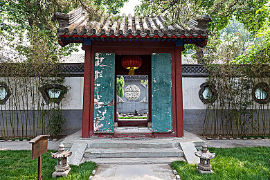 乱亲女洗澡69：月圆之夜秘闻探秘：禁忌冒险背后的神秘力量-5