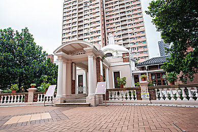 班长摘下奶罩 让我爽了小说：《奶罩英雄》手游攻略揭秘：校园悬疑恋爱冒险，揭开班长神秘事件真相-3