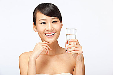 三上悠亚成名作：AV星途璀璨：解码三上悠亚的华丽蜕变-4