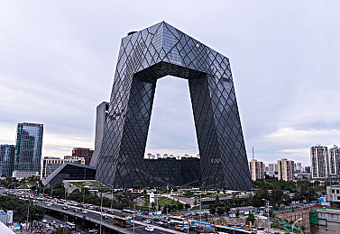 性猛交老太婆：老太婆变身战神：揭秘游戏中的隐形战斗力-4