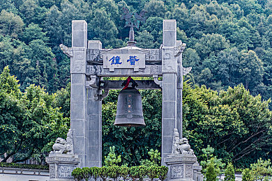 孙尚香蹲下给刘禅辅导功课：《王者荣耀》孙刘组合默契搭档：蹲下辅导战术，团队协作提升战力-2
