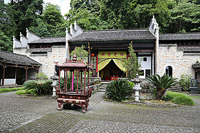 美女裸装软件：时尚裸妆艺术之旅，解锁视觉盛宴新境界-3