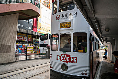 三人轮换游戏2：趣味挑战，策略对决：揭秘多人互动游戏魅力，体验“三人轮换”无限乐趣-2