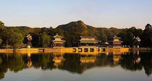 夜晚十大黄台：都市夜探秘：揭秘十大神秘黄台，邂逅狂欢与文化的交融魅力-2