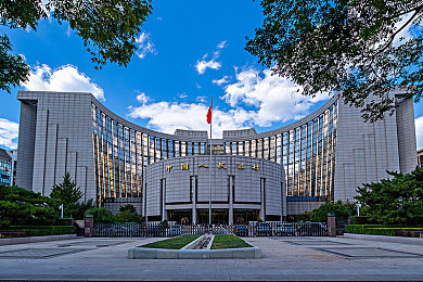 女班长让我玩 吃奶小游戏：“网络毒瘤侵校园，家校共筑安全墙——揭秘“吃奶游戏”事件背后的网络安全危机”-2